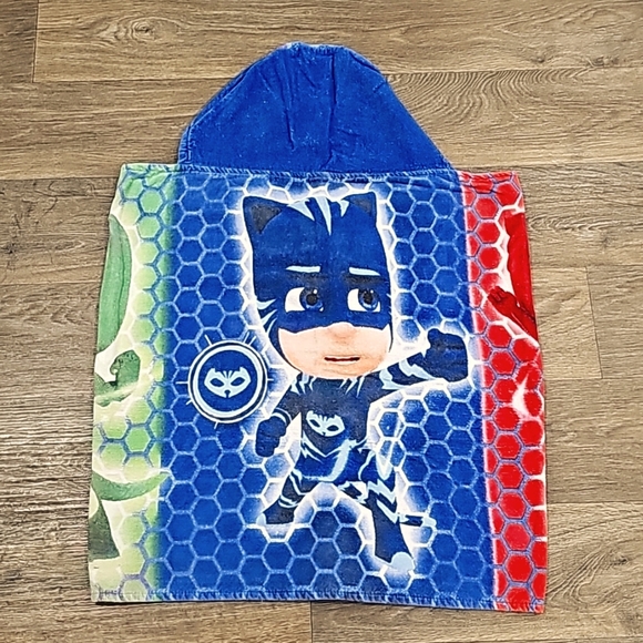 💥3/$15💥PJ Mask hooded towel - Picture 2 of 2